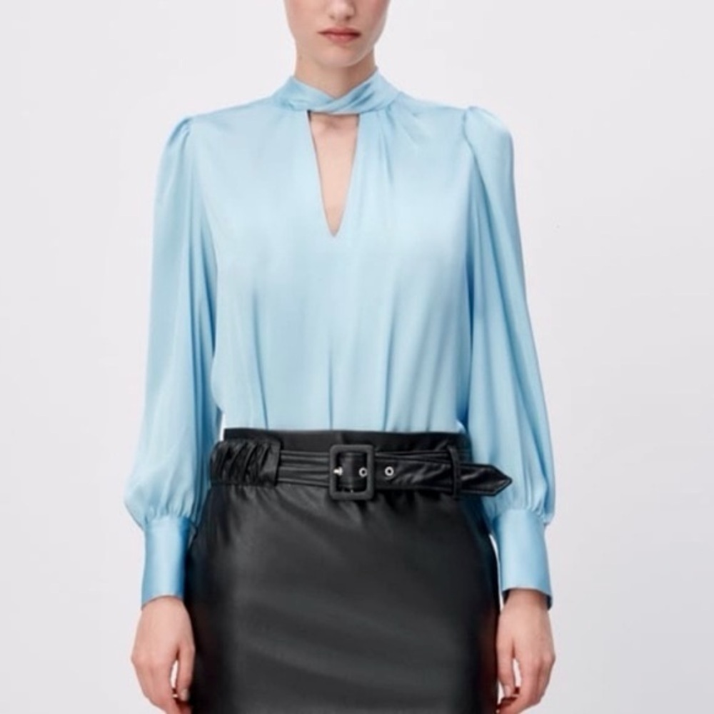 NWT Zara ‘Satin Twist Blouse with Tied Bow Back Detail’ in Baby Blue Size Small